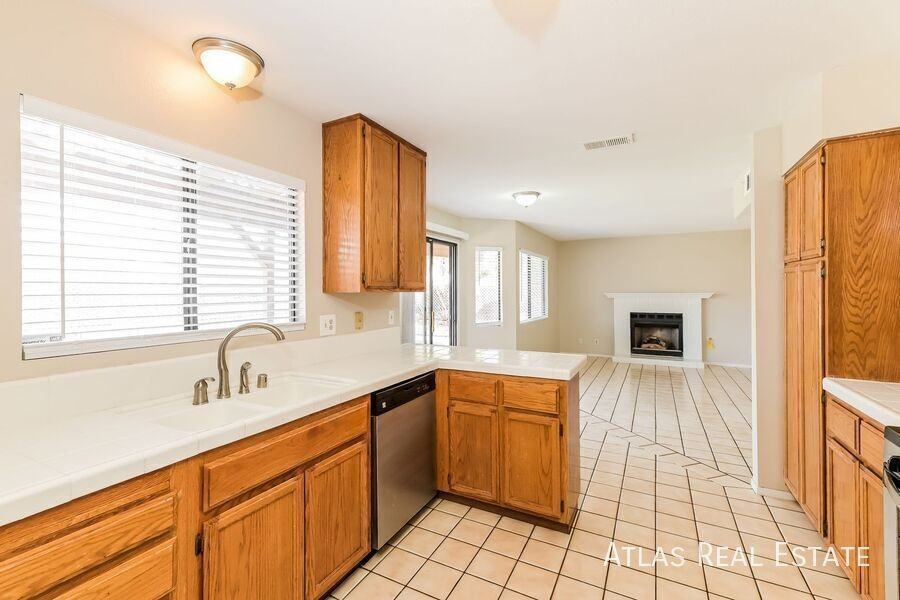 1836 Navarre Ln - Photo 7 of 22