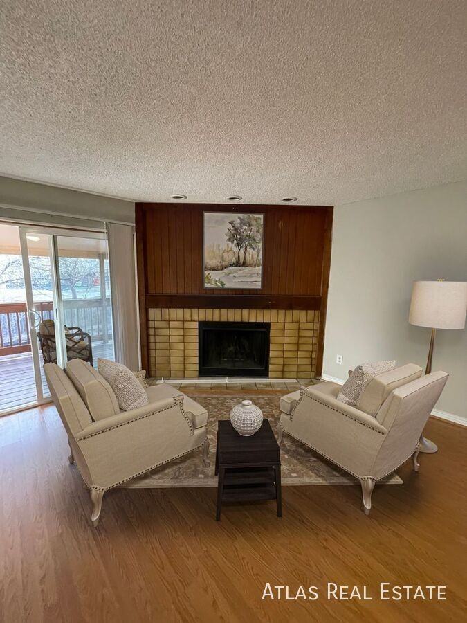 1075 Holli Springs Ln #C - Photo 3 of 8