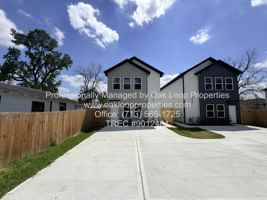 featured image of 1031 North Ln