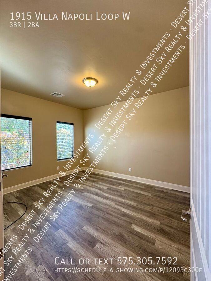 1915 Villa Napoli Loop W - Photo 4 of 36