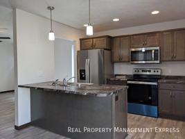 featured image of 2212 S Ronsiek Ave
