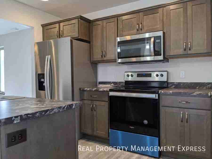 2212 S Ronsiek Ave - Photo 5 of 16