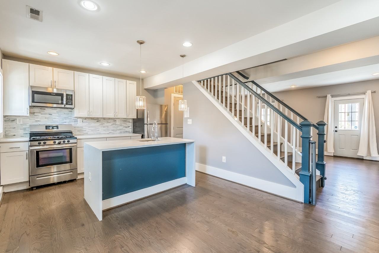 264 Division Ave Ne - Photo 5 of 30