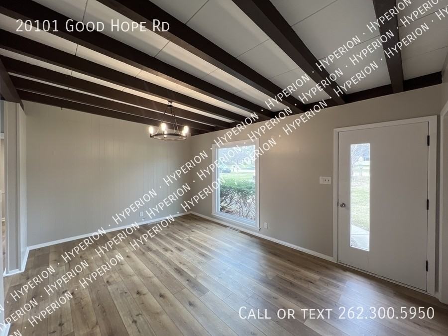 20101 W Good Hope Rd - Photo 2 of 17