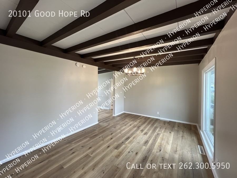 20101 W Good Hope Rd - Photo 4 of 17