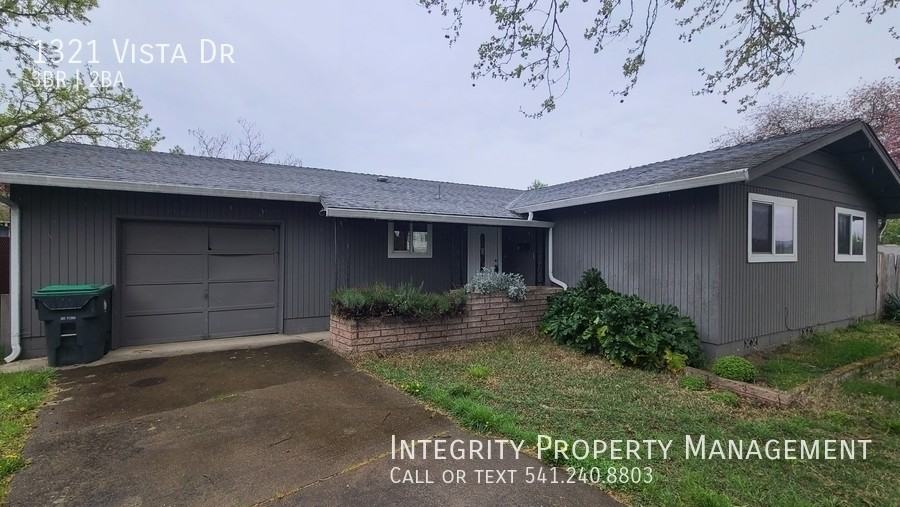 1321 Vista Dr - Photo 2 of 18