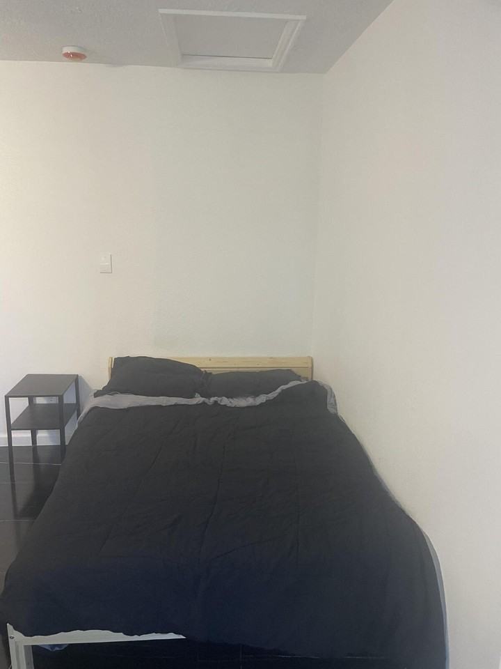 521 W Hoyt St #1 - Photo 3 of 9
