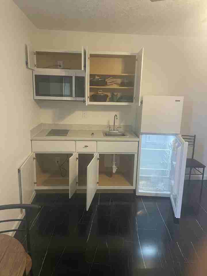 521 W Hoyt St #1 - Photo 5 of 9