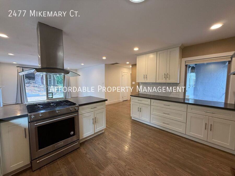 2477 Mikemary Ct - Photo 7 of 23