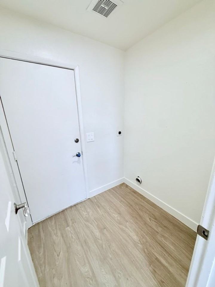 1044 E Harmony Ave - Photo 7 of 26