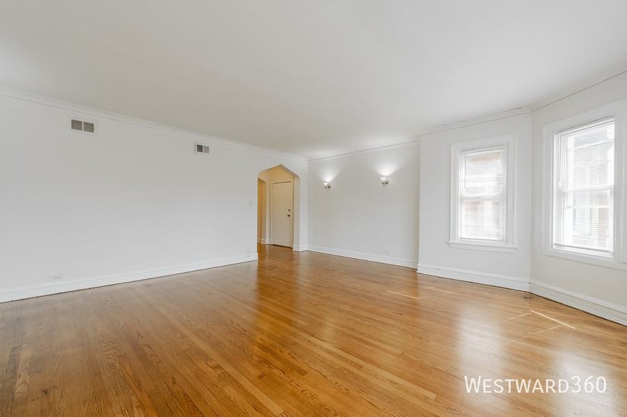 7839 S Kingston Ave #3 - Photo 4 of 20