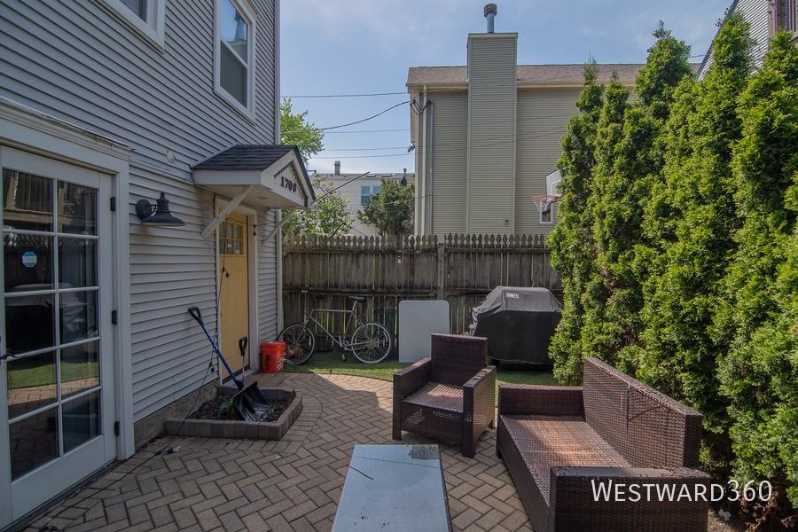 1709 W Barry Ave #CH - Photo 2 of 18