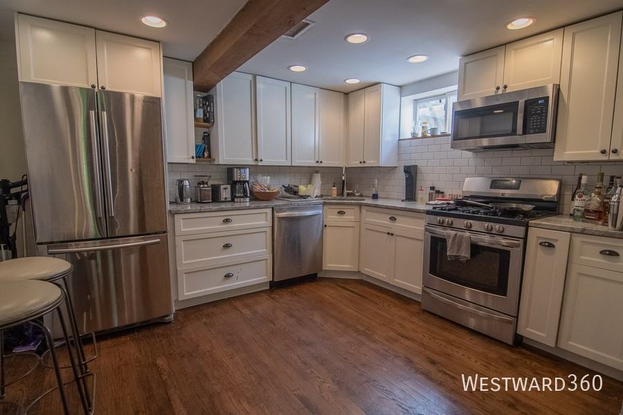 1709 W Barry Ave #CH - Photo 3 of 18