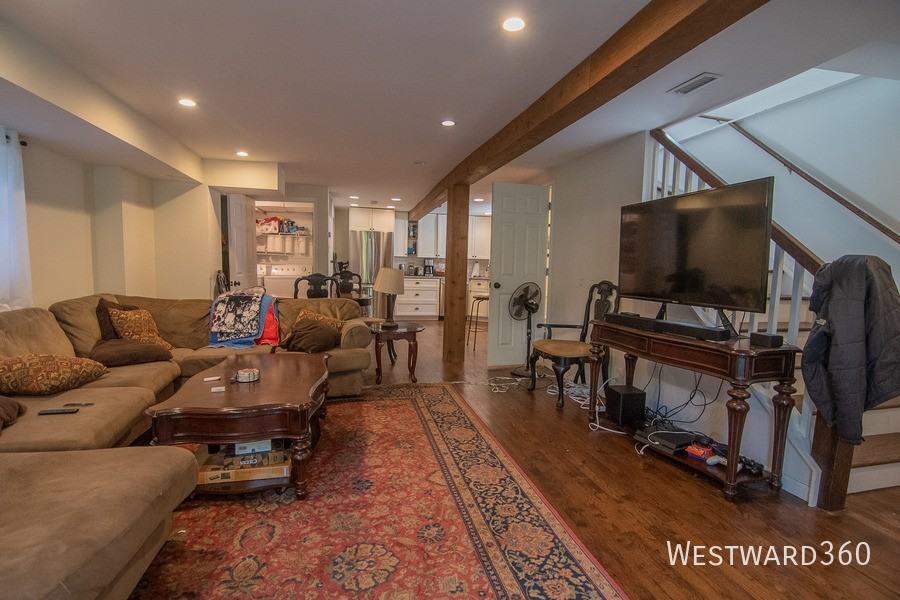 1709 W Barry Ave #CH - Photo 4 of 18