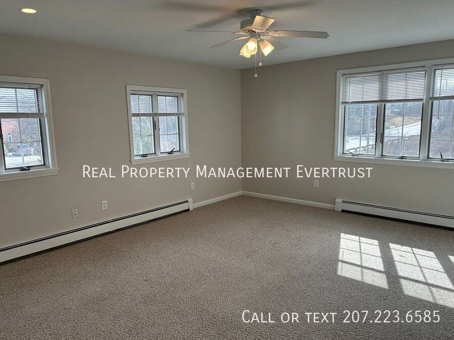 111 Scott Dyer Rd #B - Photo 2 of 13