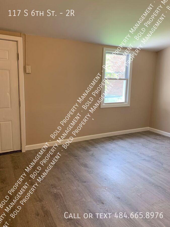 117 S 6th St #2R - Photo 4 of 11