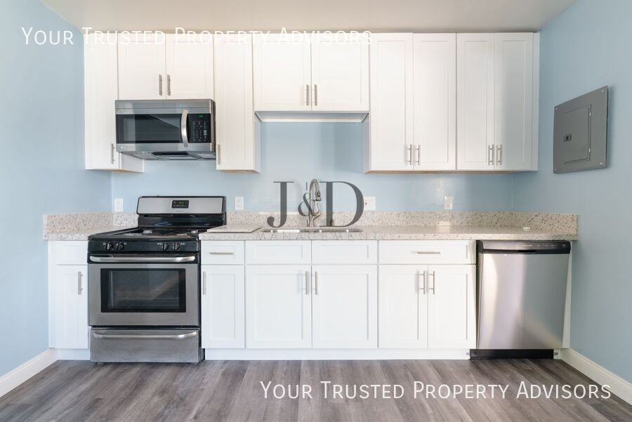 4446 G St #4448 - Photo 3 of 13