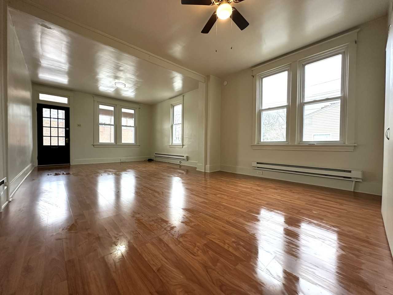 415 9th St #415 - Photo 4 of 11