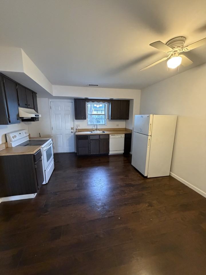 719 Browns Ln #1 - Photo 4 of 7