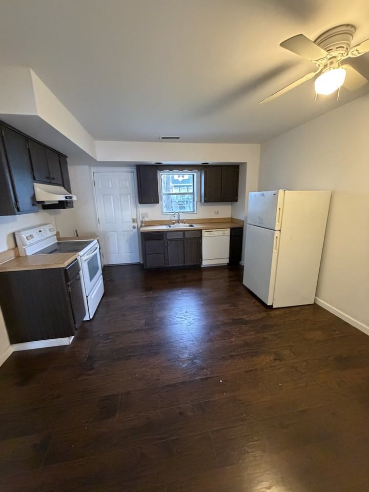 719 Browns Ln #1 - Photo 6 of 7