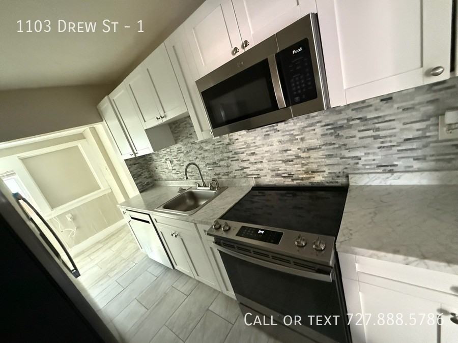 1103 Drew St #1 - Photo 7 of 17