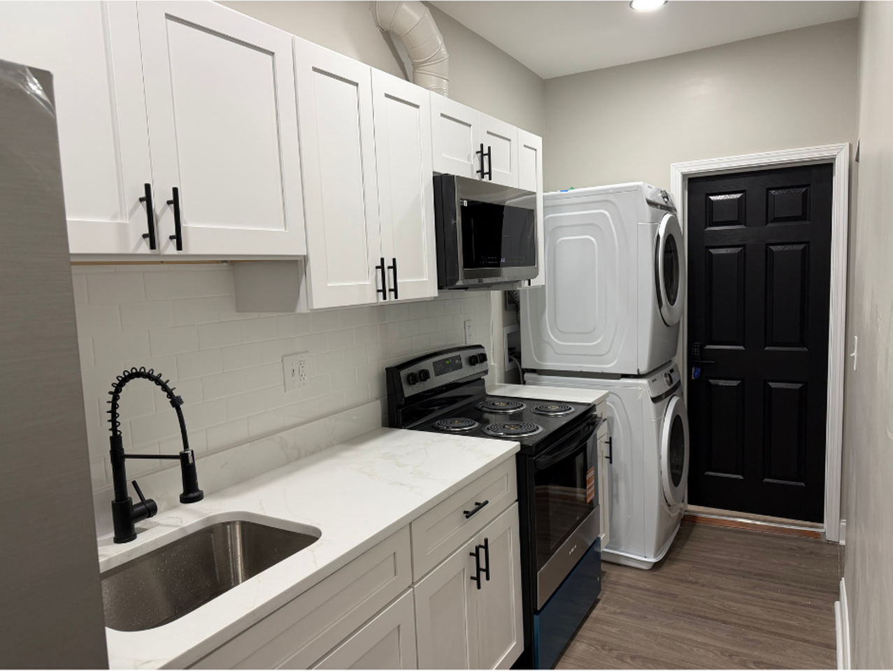 617 Glenwood Ave - Photo 3 of 10