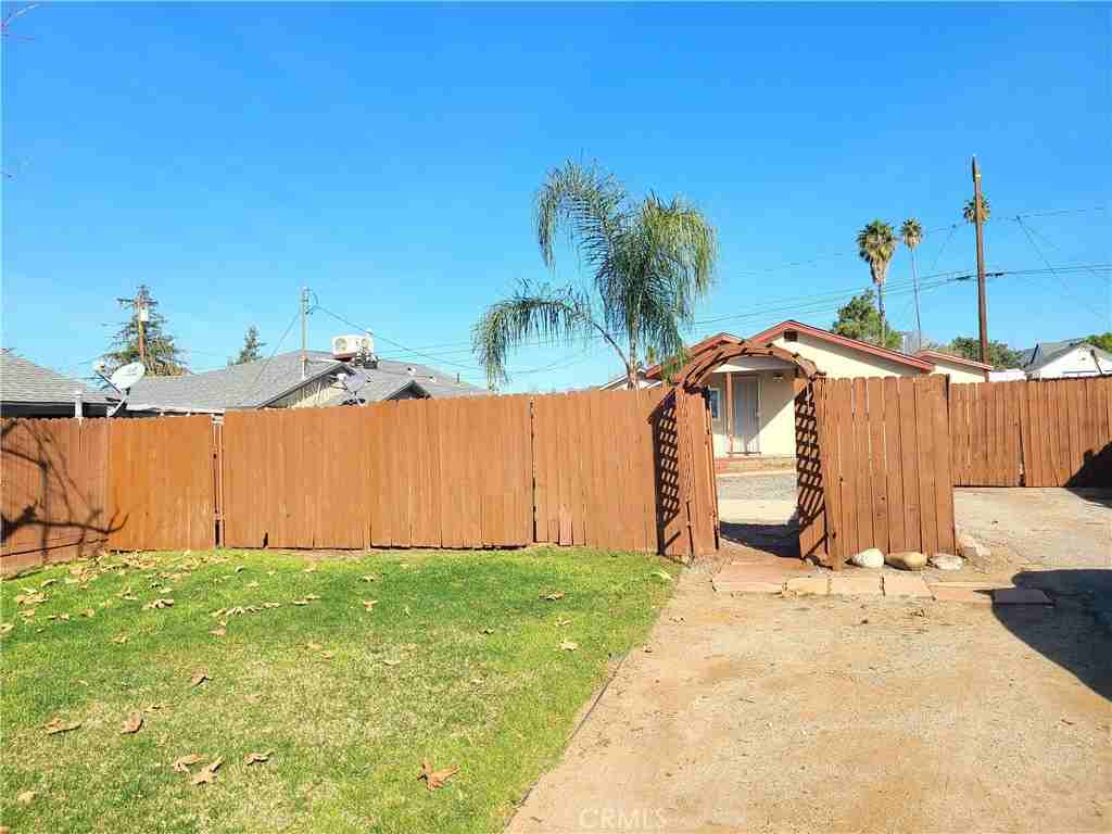 35216 Avenue D #35216 - Photo 2 of 22