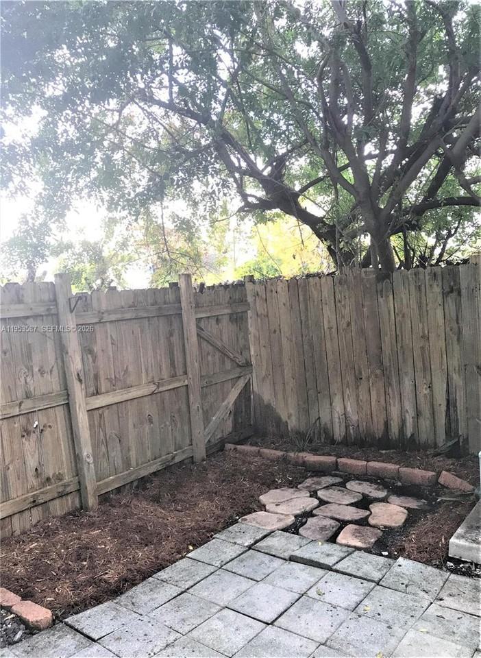 2201 Monroe St #2201B2 - Photo 3 of 12