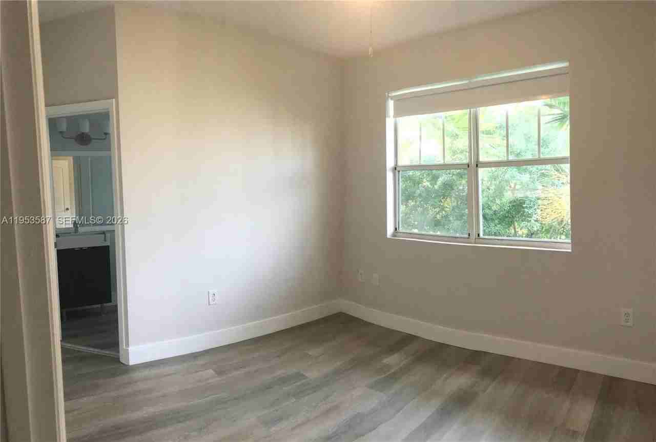 2201 Monroe St #2201B2 - Photo 4 of 12