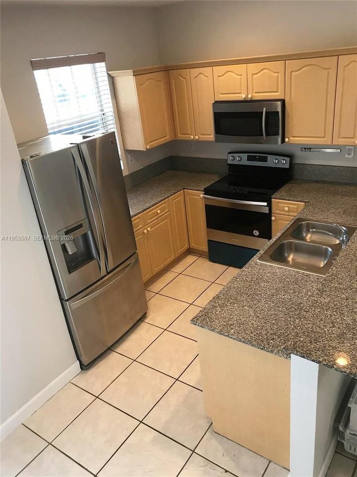 2201 Monroe St #2201B2 - Photo 7 of 12