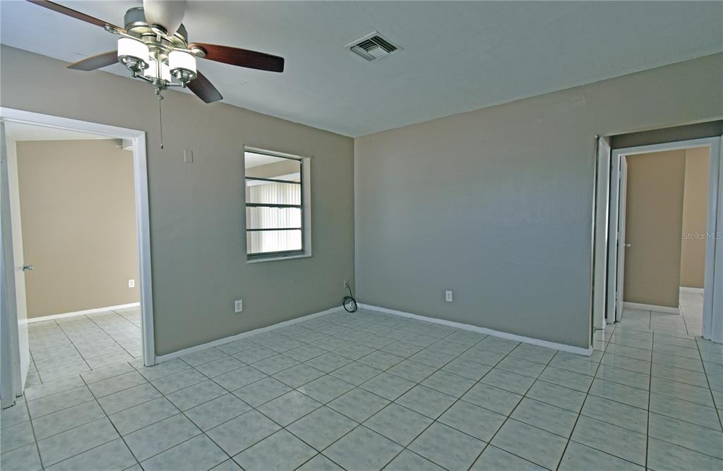 421 Briarwood Ln #421 - Photo 5 of 17