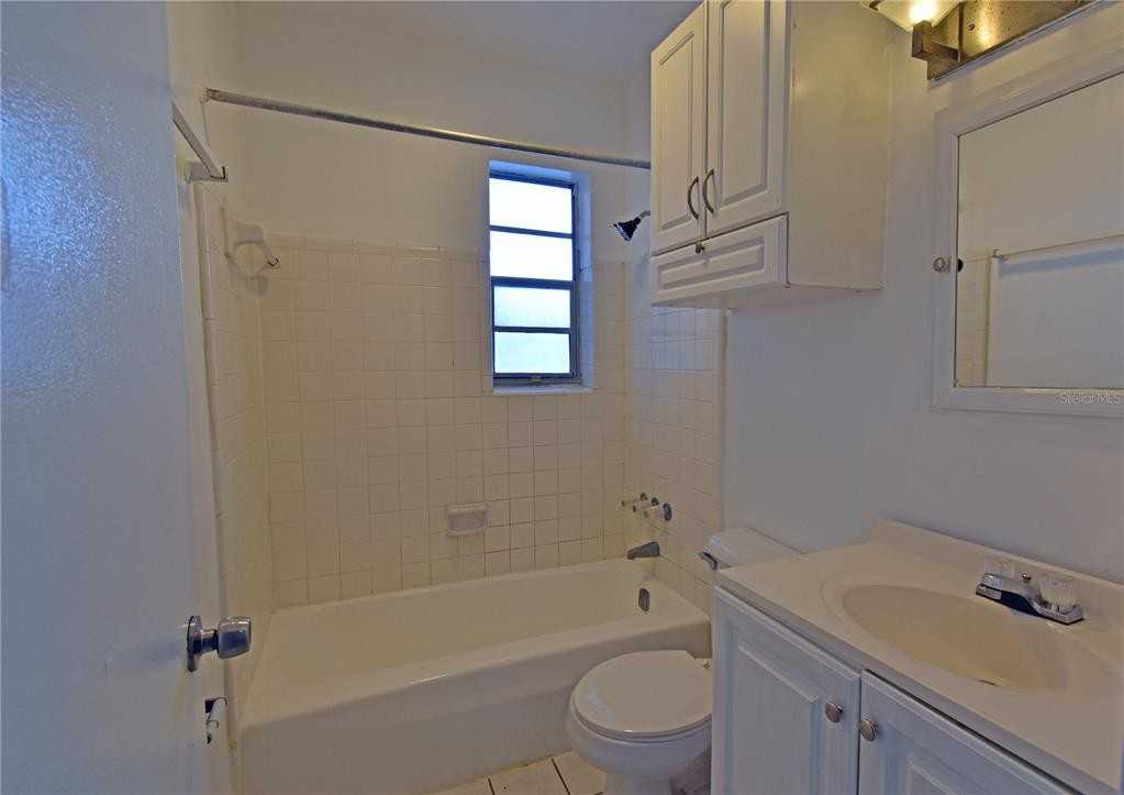 421 Briarwood Ln #421 - Photo 7 of 17