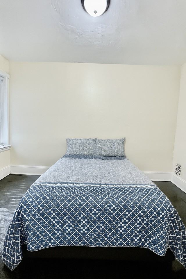 5529 Jane St - Photo 6 of 8