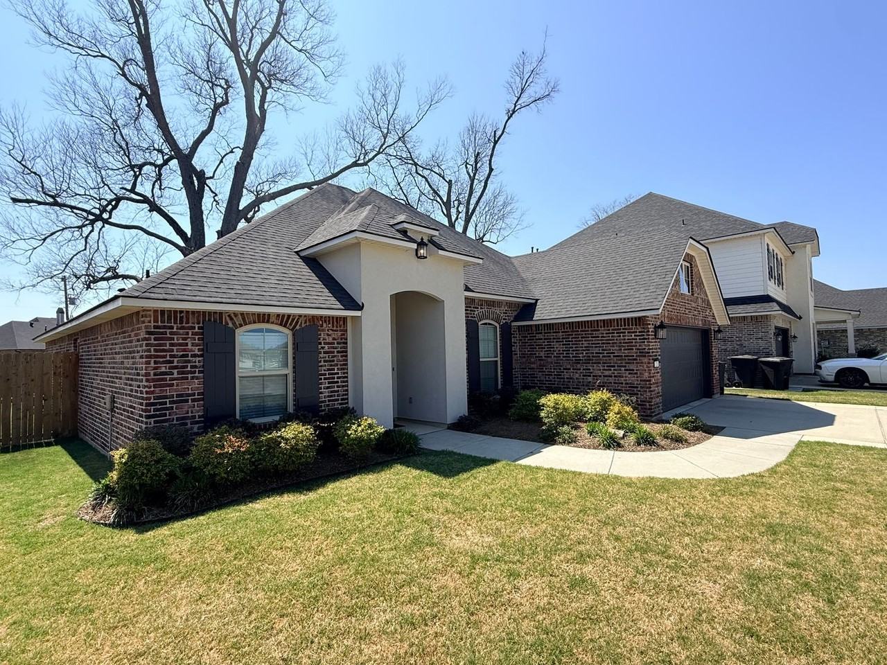 224 Cullom Dr - Photo 2 of 19