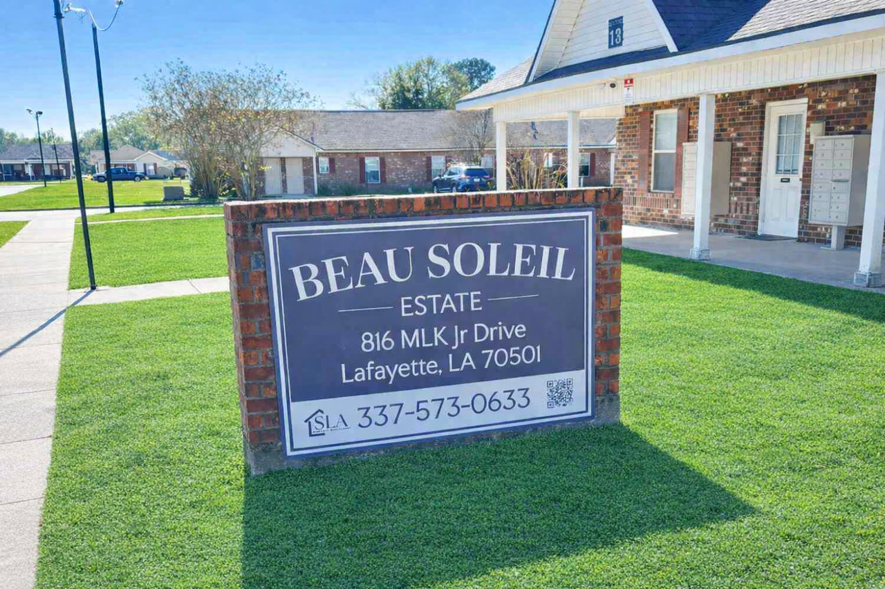 Beau Soleil Estate - Photo 2 of 31