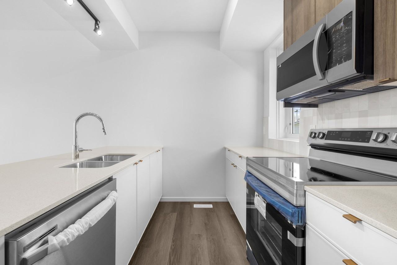 16210 103 Ave Nw #16216UPPER - Photo 4 of 27