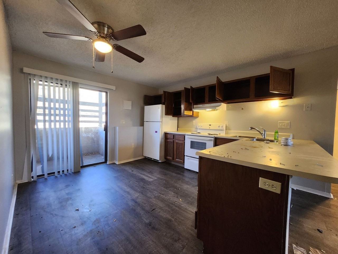 2922 Straus Ln #B - Photo 5 of 15