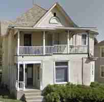 featured image of 512 W Broadway St