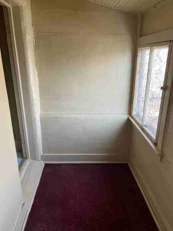 512 W Broadway St - Photo 6 of 7