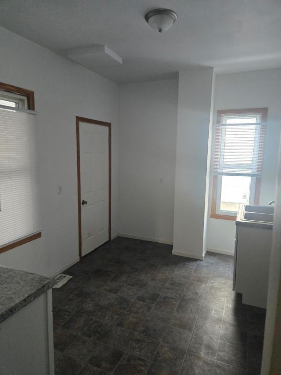 508 W Pleasant St - Photo 2 of 7