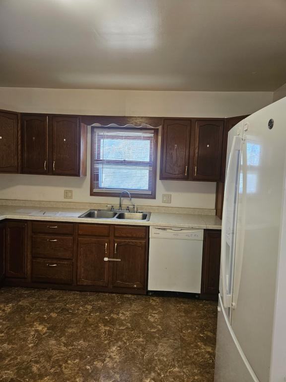 508 W Pleasant St - Photo 6 of 7