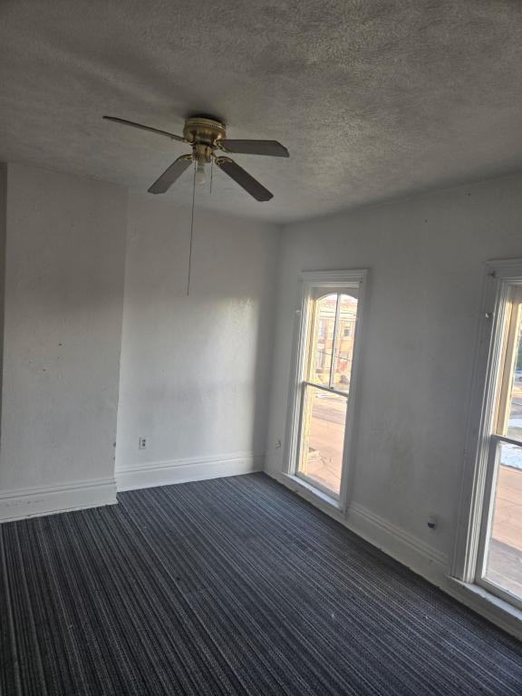 538 W Broadway St - Photo 3 of 9