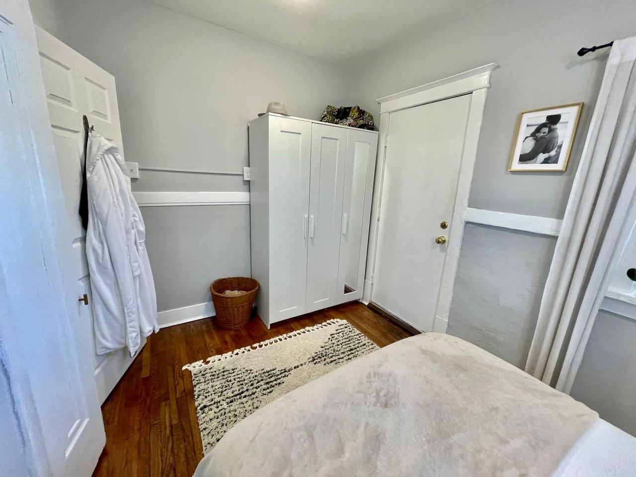 4535 Flad Ave #2E - Photo 4 of 24