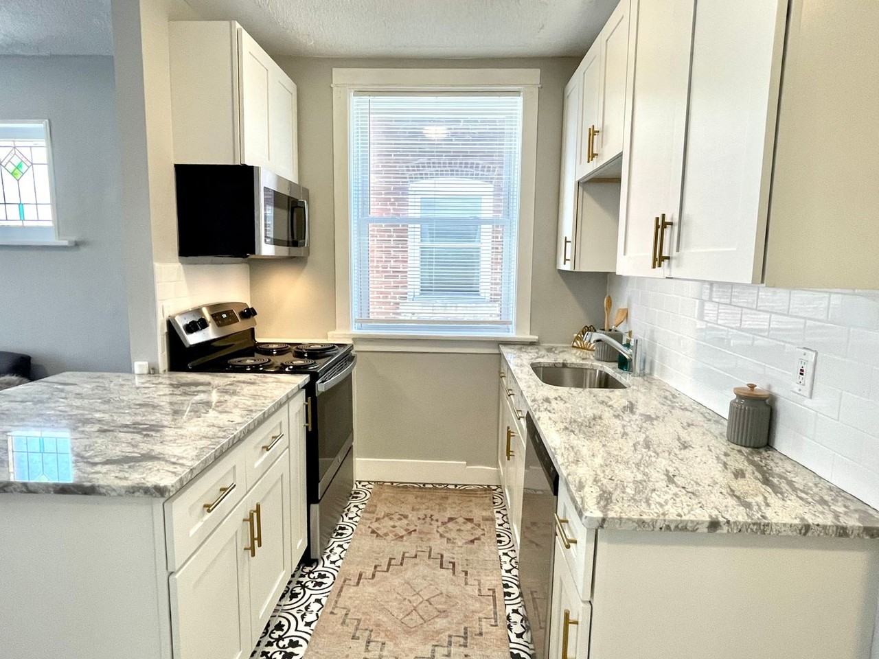 2112 Maury Ave #2S - Photo 6 of 15