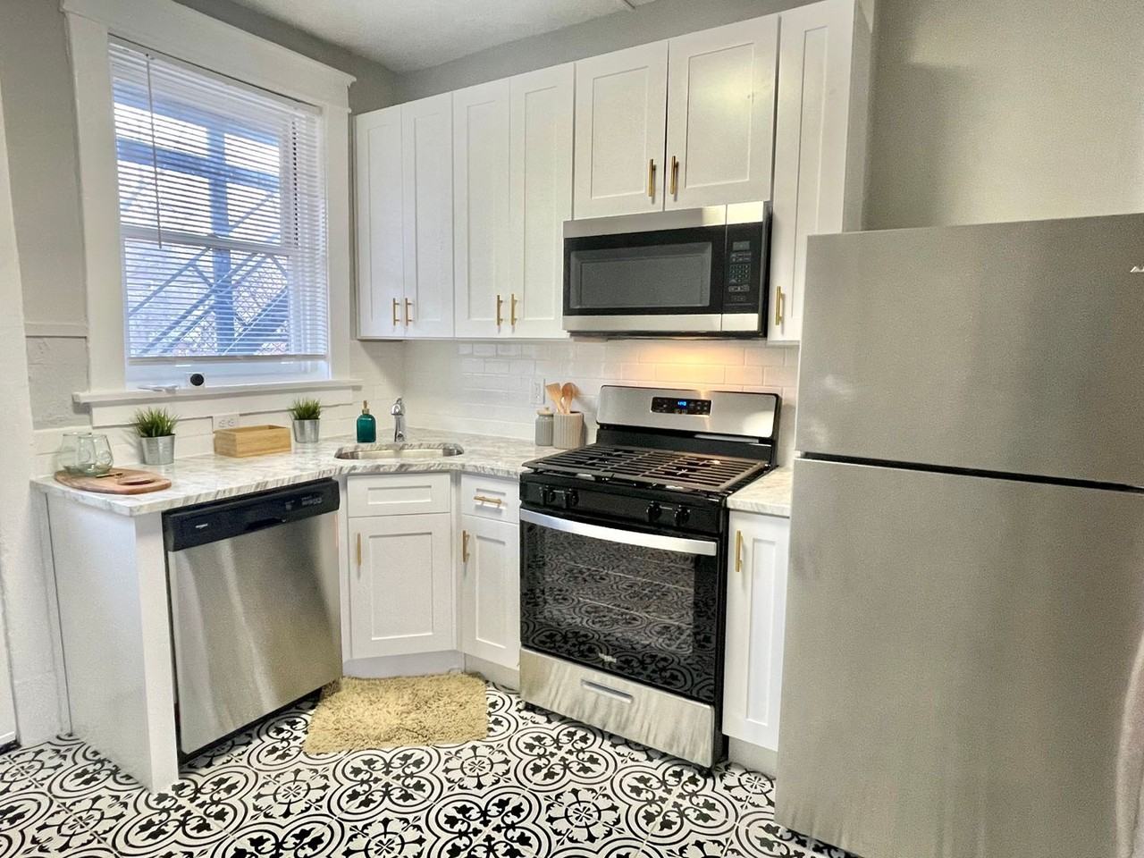 4205 Botanical Ave #2E - Photo 6 of 17