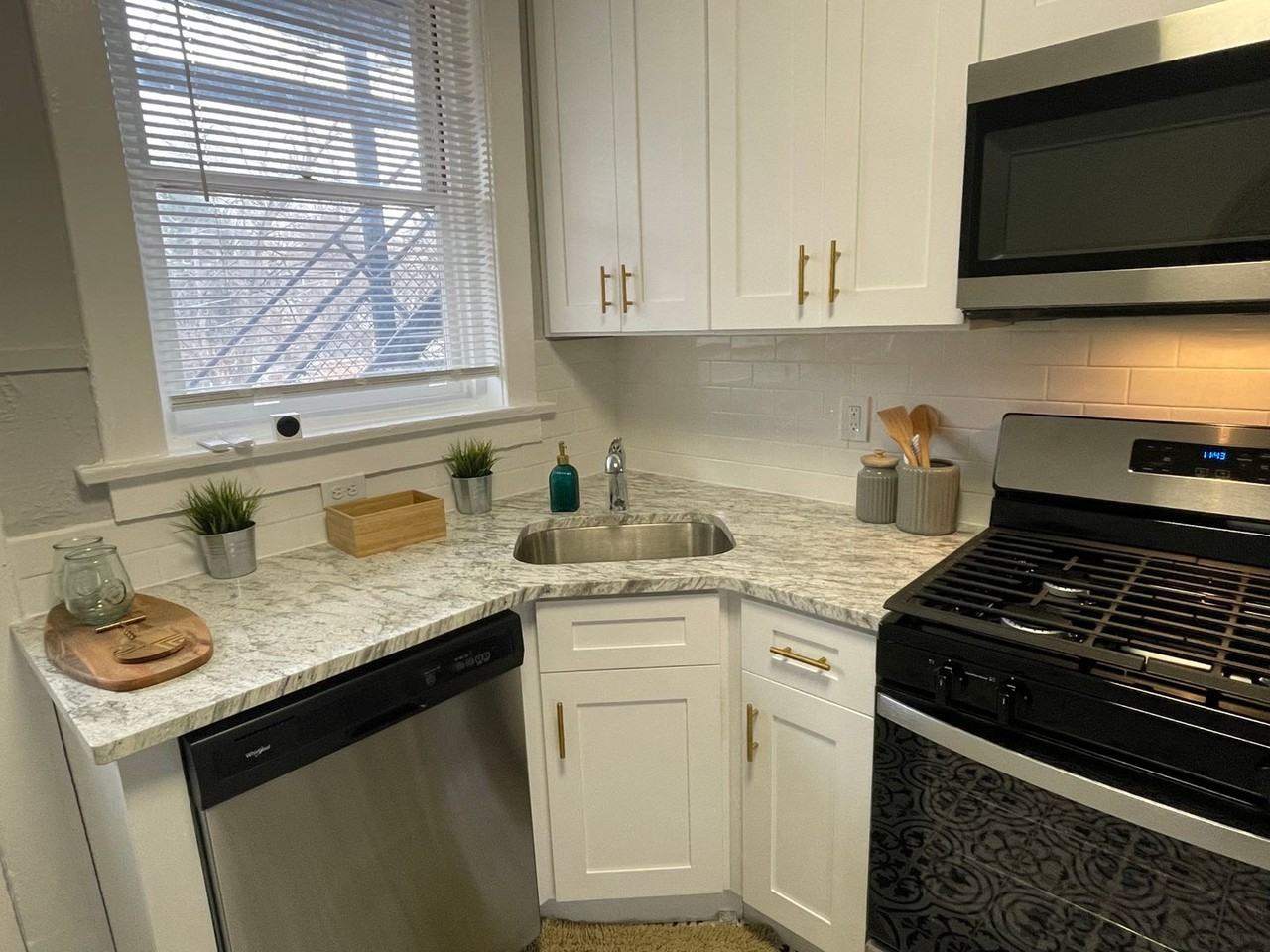 4205 Botanical Ave #2E - Photo 7 of 17