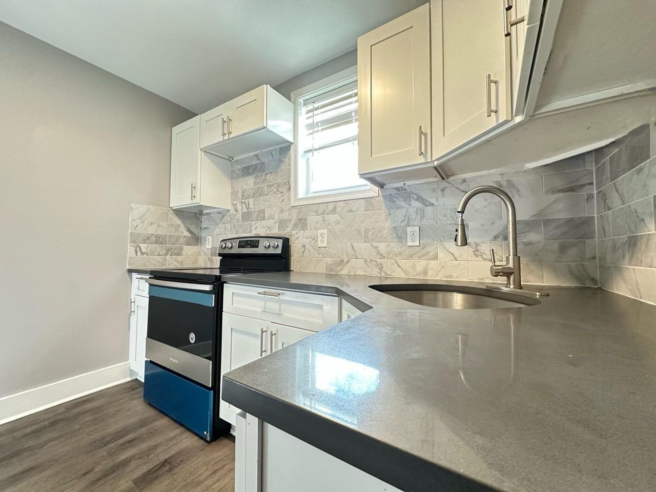 304 E Ontario St - Photo 2 of 7