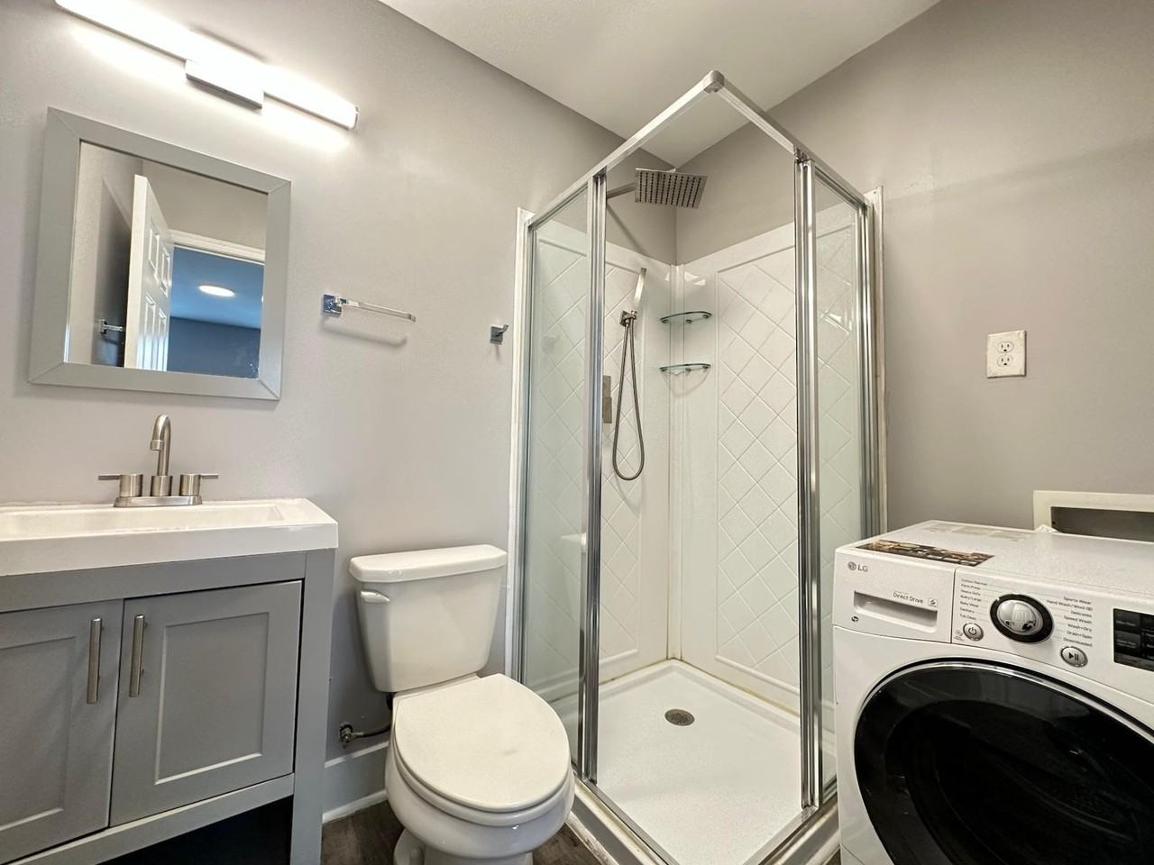 304 E Ontario St - Photo 4 of 7