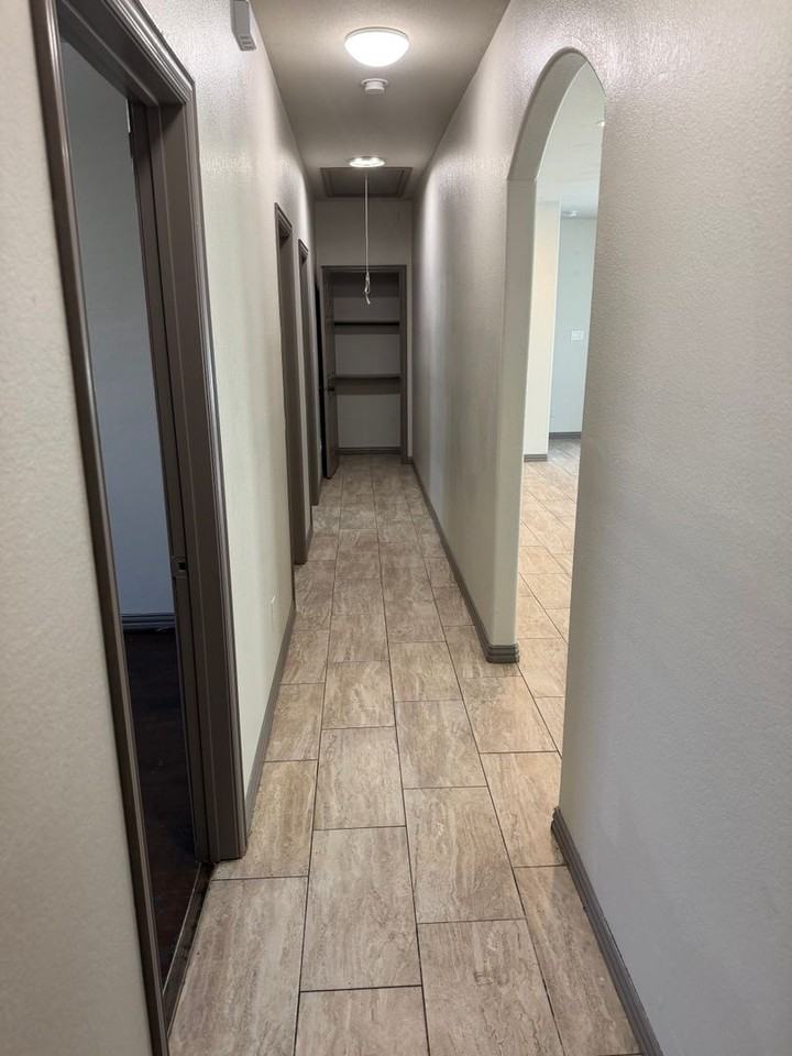 1215 S Fitzhugh Ave - Photo 4 of 12