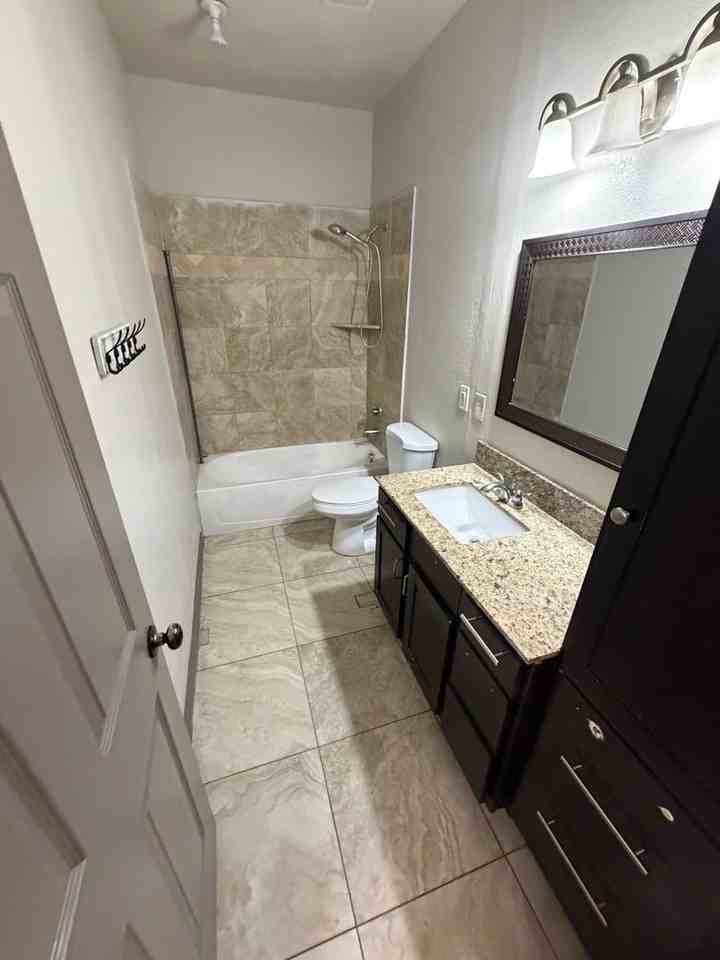 1215 S Fitzhugh Ave - Photo 5 of 12